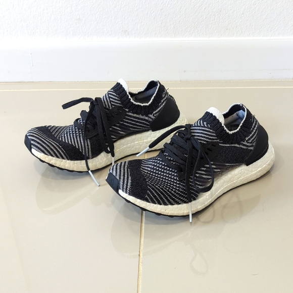 Adidas Ultra Boost Sz 6 - Picture 1 of 10